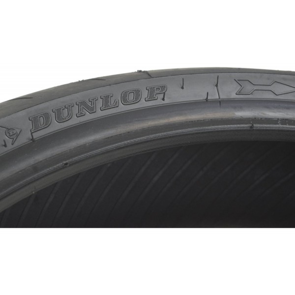 Pneu Dunlop Spotmax D214f 120/70 Zr17  M/c 58w
