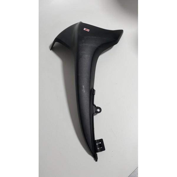 Carenagem Aba Tanque Dir Honda Cb 300 2012 Detalhe (14411)