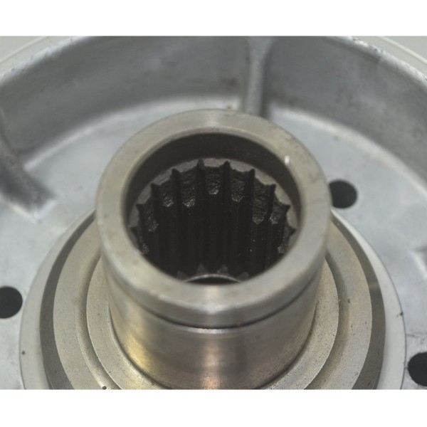 Cubo Embreagem C/ Detalhes Harley Softail Fat Boy 12-15 Orig