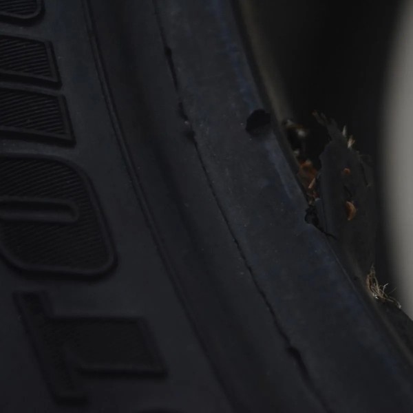 Pneu Bridgestone Battlax 190/50 Zr17 M/c (73w) C/ Avaria